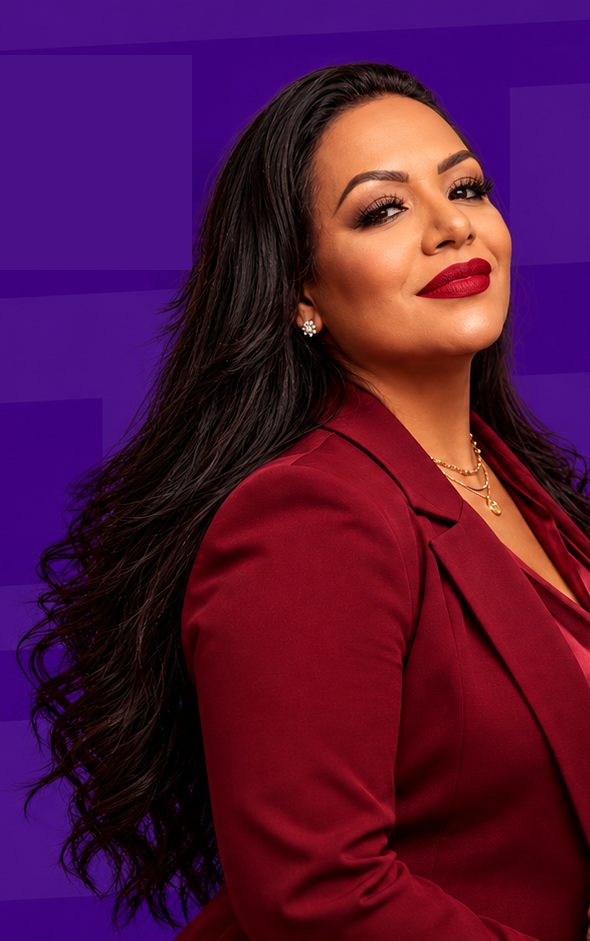 Érica Borges, presidente do Instituto, com blazer vinho, na campanha da FE26
